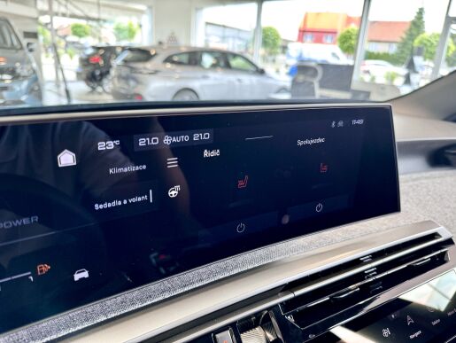 Peugeot 3008 ALLURE Hybrid 145k, Automat