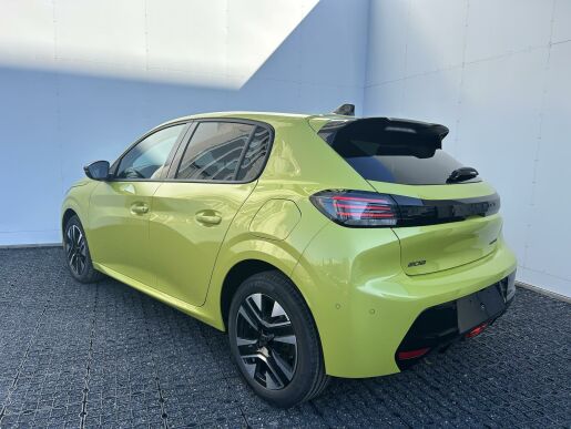 Peugeot 208 ALLURE Elektromotor 100 kW/136