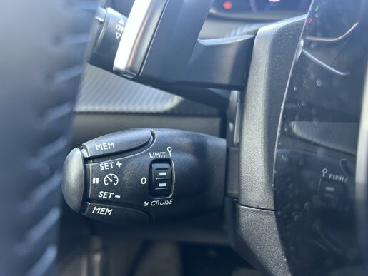 Peugeot 208 ALLURE Elektromotor 100 kW/136