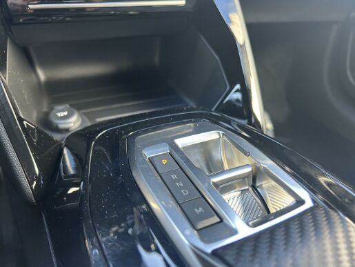 Peugeot 208 ALLURE Elektromotor 100 kW/136