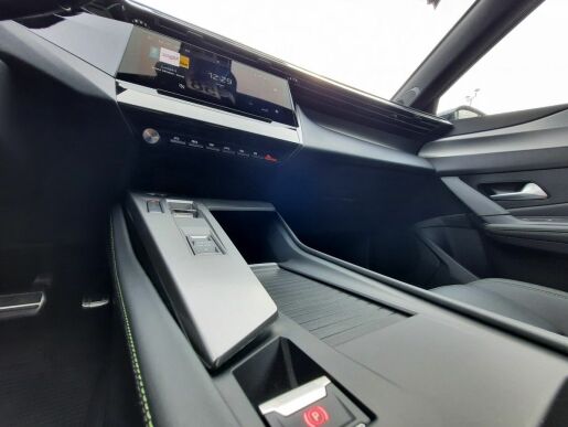Peugeot 408 GT 1,2PT 130k EAT8 TOP