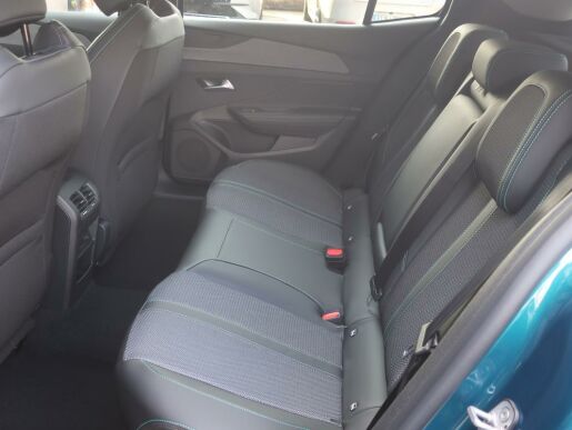Peugeot 408 Allure hybrid 136e - DCS6
