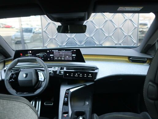 Peugeot 5008 GT Elektromotor 157kW/210k 73