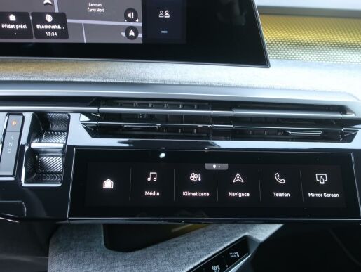Peugeot 5008 GT Elektromotor 157kW/210k 73