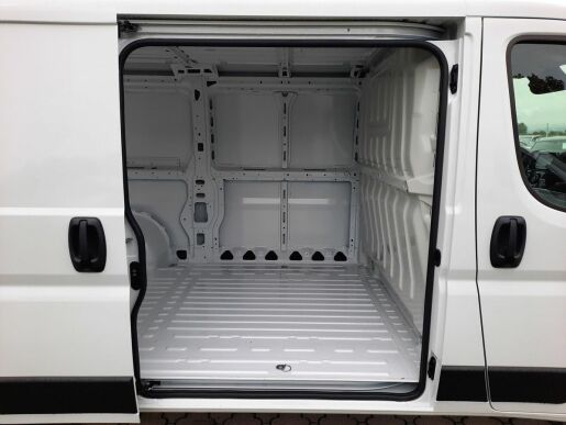 Peugeot Boxer FG 3300 L2H1 BHDi 120k M6