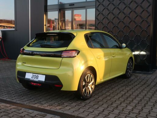 Peugeot 208 STYLE 100k MAN6