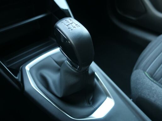 Peugeot 208 STYLE 100k MAN6