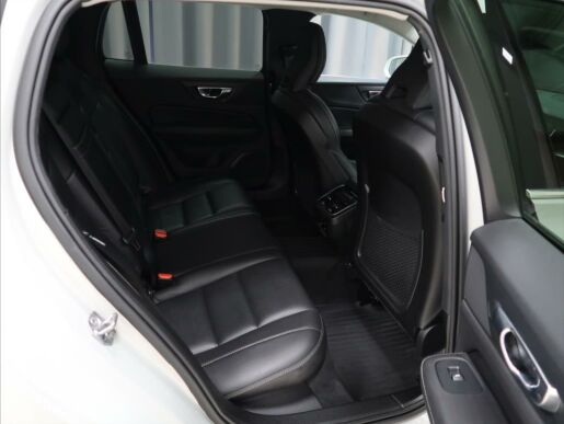 Volvo V60 2,0 D4  Momentum AUT