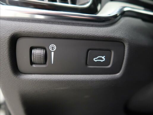 Volvo V60 2,0 D4  Momentum AUT