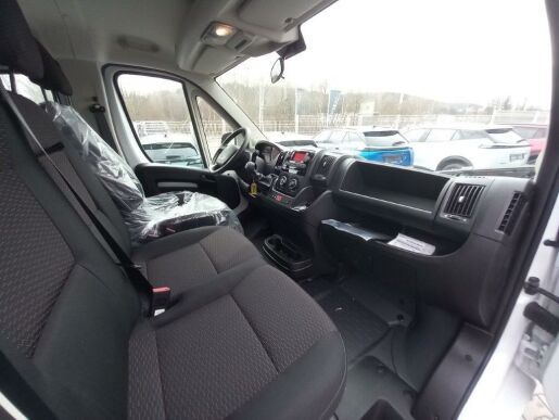 Peugeot Boxer Valník dvoukabina L3 7 let zár