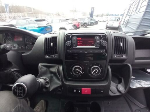Peugeot Boxer Valník dvoukabina L3 7 let zár