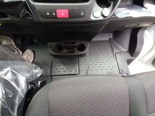 Peugeot Boxer Valník dvoukabina L3 7 let zár