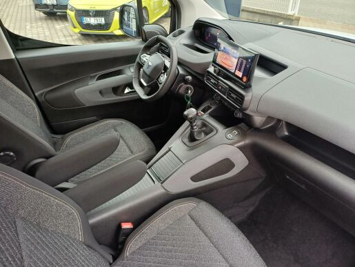 Peugeot Rifter ALLURE 1.5 BlueHDi 7 let zár.
