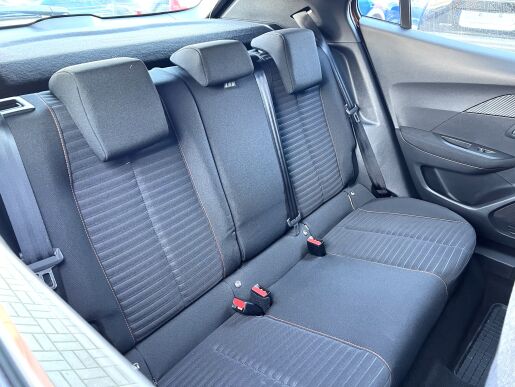 Peugeot 2008 ACTIVE PACK, 130 koní, ČR, Výhřev