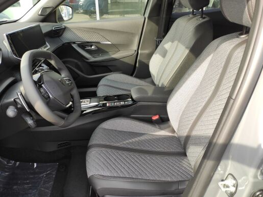 Peugeot 2008 ALLURE 1.2 136k HY AUTOMAT