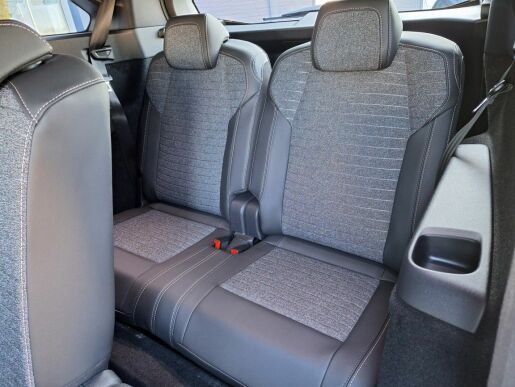 Peugeot 5008 ALLURE Hybrid 136 e-DCS6