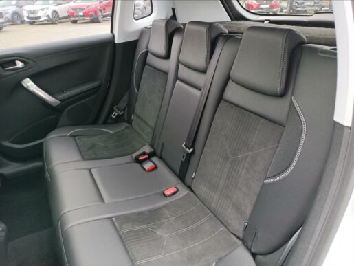 Peugeot 2008 Crossway 1.2 PureTech 110k EAT6