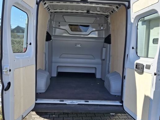 Fiat Ducato L2H2 - 7 míst Poloprosklené
