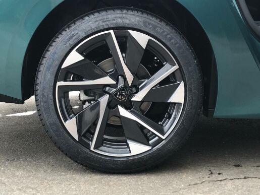 Peugeot 308 ALLURE Hybrid e-DCS6 1,2