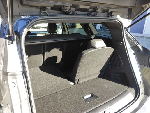 Peugeot 5008 ALLURE Hybrid 136 e-AUT6 NAVI