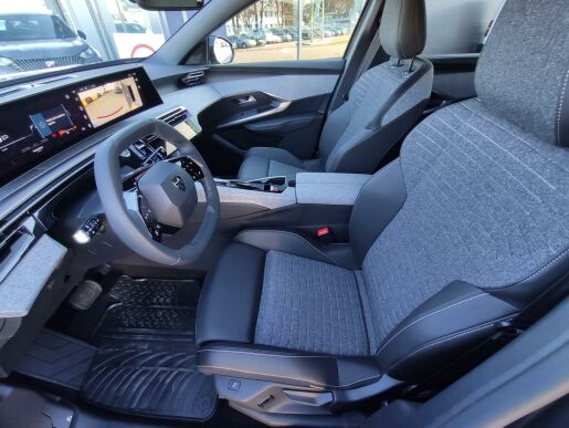 Peugeot 5008 ALLURE Hybrid 136 e-AUT6 NAVI