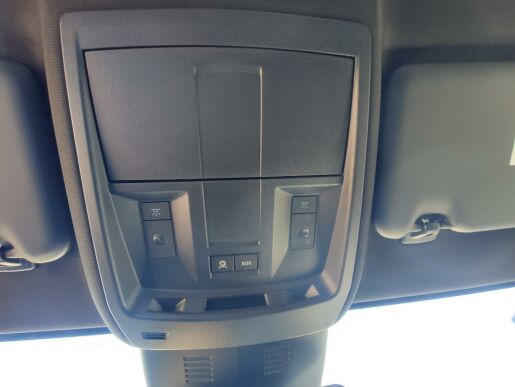 Peugeot 5008 ALLURE Hybrid 136 e-AUT6 NAVI