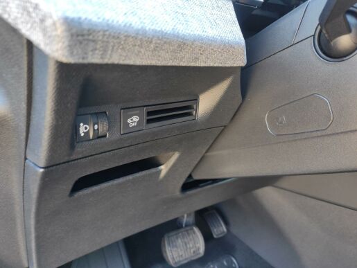 Peugeot 5008 ALLURE Hybrid 136 e-AUT6 NAVI