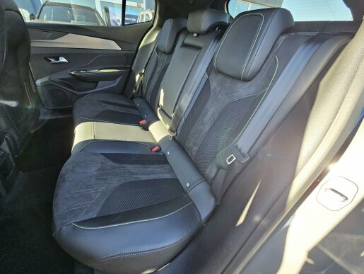 Peugeot 408 GT Hybrid 145 e-DCS6