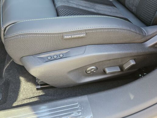 Peugeot 408 GT Hybrid 145 e-DCS6