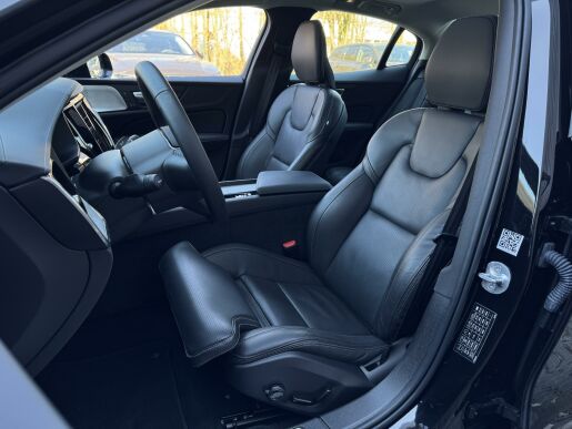 Volvo S60 B5 AWD ULTIMATE VENT B&W +KOLA