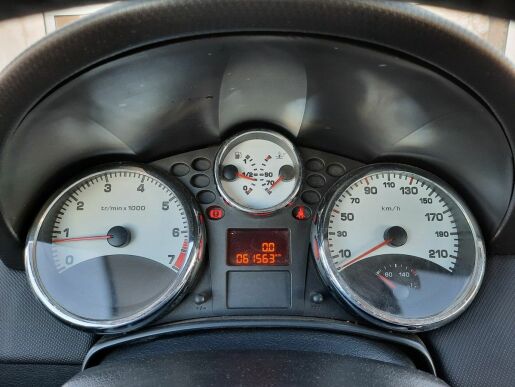 Peugeot 207 CC SPORT 1,6 THP 150k M5