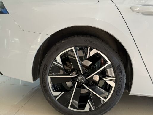 Peugeot 508 GT Pack 133 kW e-EAT8_KP