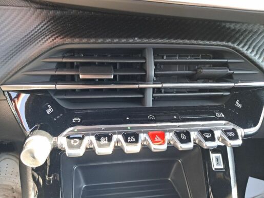 Peugeot 2008 STYLE PureTech 100 S&amp;S MAN