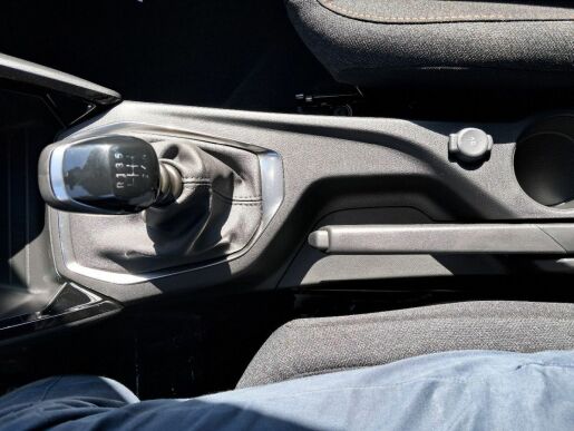 Peugeot 2008 STYLE PureTech 100 S&amp;S MAN