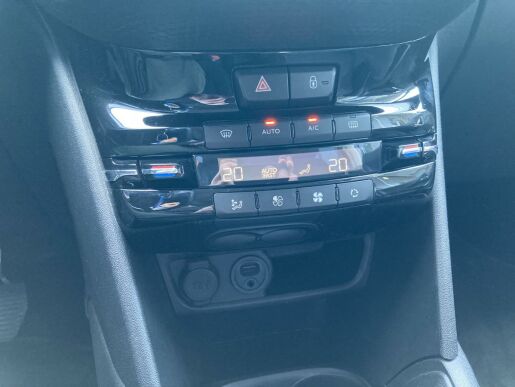 Peugeot 208 ALLURE 1.2 PureTech 60 kW