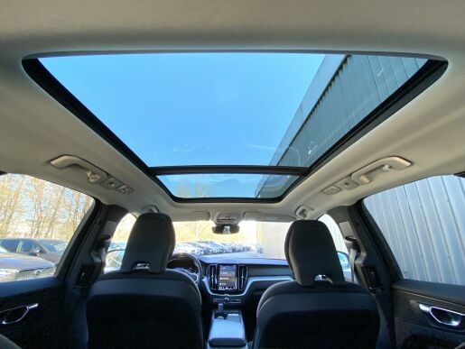 Volvo XC60 T6 AWD RECHARGE + sada kol