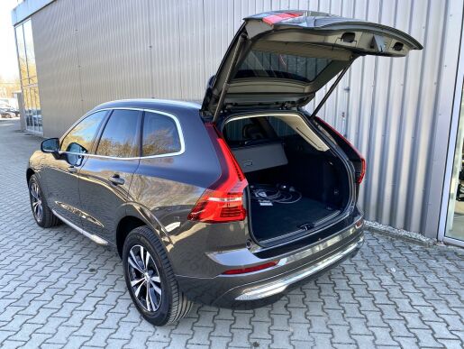 Volvo XC60 T6 AWD RECHARGE + sada kol