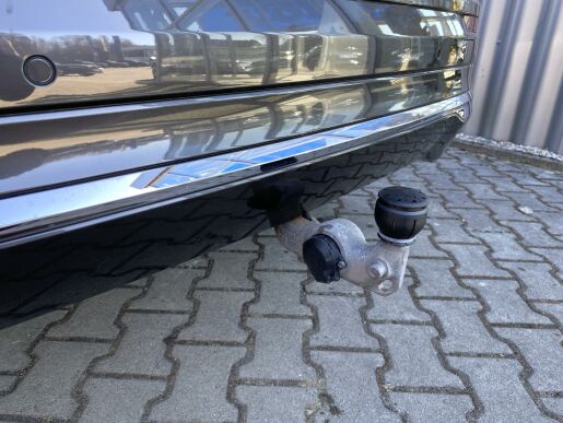 Volvo XC60 T6 AWD RECHARGE + sada kol