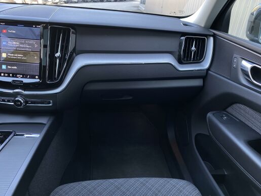 Volvo XC60 T6 AWD RECHARGE + sada kol