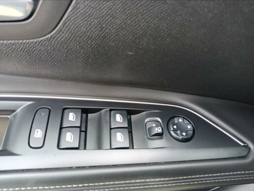Peugeot 5008 Allure 1.2 PT 130k EAT6