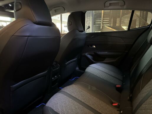 Peugeot 408 Allure Pack 180k e-EAT8_KP