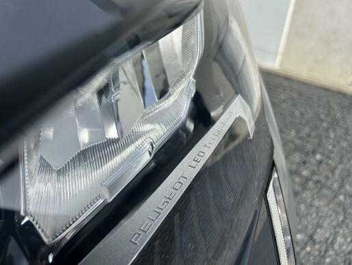 Peugeot 408 ALLURE Hybrid 145k e-DCS6