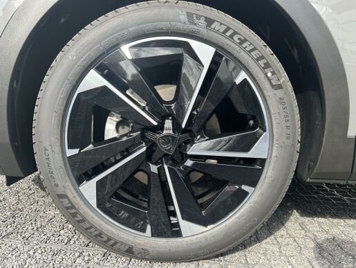 Peugeot 408 ALLURE Hybrid 145k e-DCS6