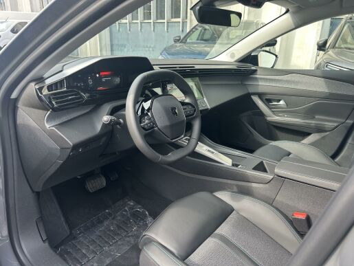 Peugeot 408 ALLURE Hybrid 145k e-DCS6