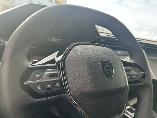 Peugeot 408 ALLURE Hybrid 145k e-DCS6