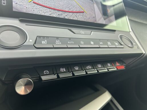 Peugeot 408 ALLURE Hybrid 145k e-DCS6