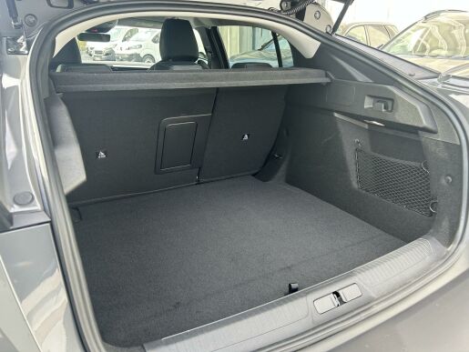 Peugeot 408 ALLURE Hybrid 145k e-DCS6