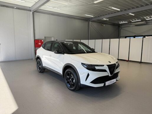 Alfa Romeo Junior Ibrida 1.2 Turbo Hybrid 145k