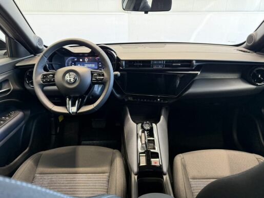 Alfa Romeo Junior Ibrida 1.2 Turbo Hybrid 145k