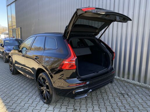 Volvo XC60 B5 (benzín) AWD// BLACK edit.